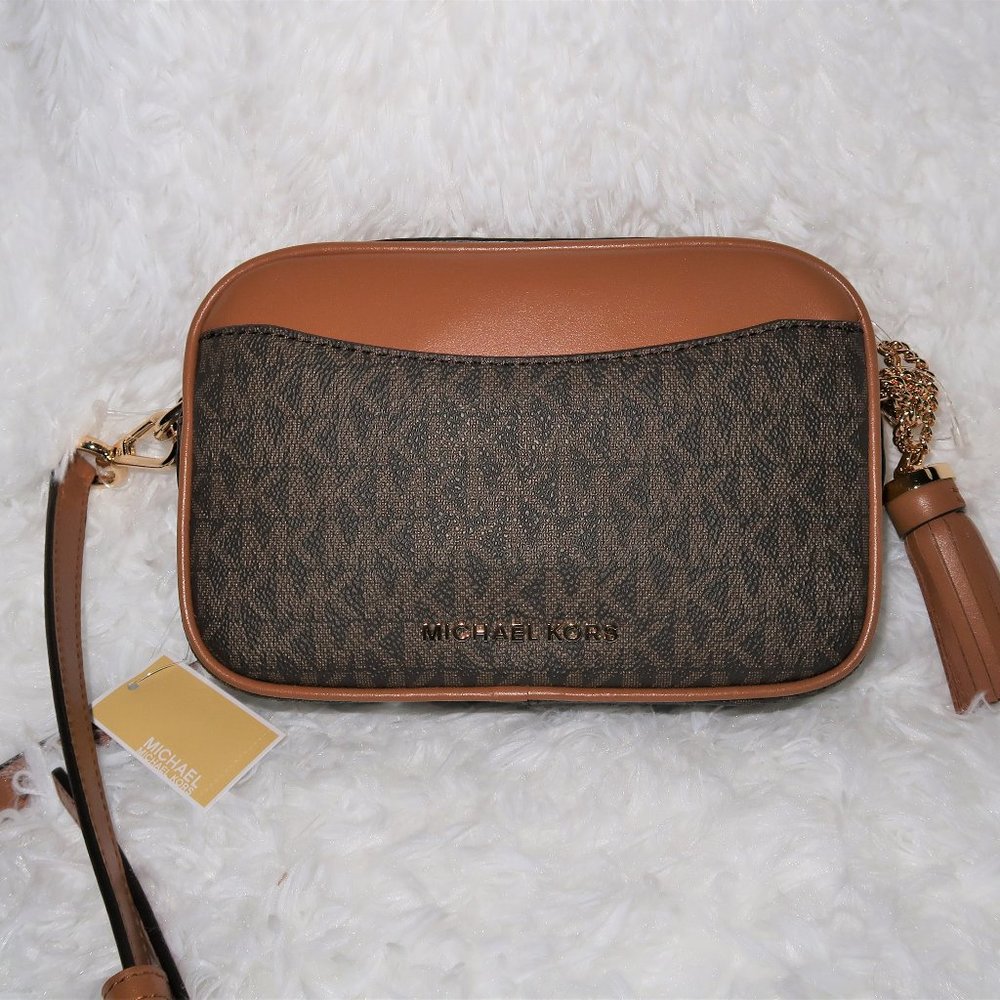 🔥🔥SALE🔥🔥Michael Kors Jet Set Camera  Belt Bag